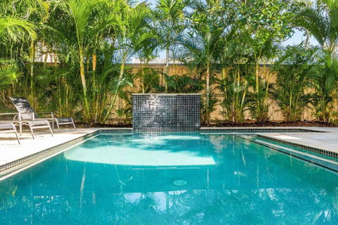 A Perfect Stay - Bangalleys - Accommodation Main Beach 1