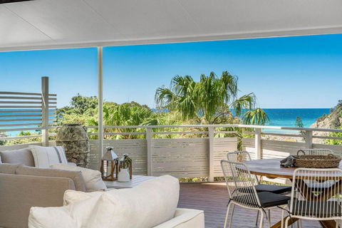 A Perfect Stay - Boardroom At Wategos - Accommodation Main Beach 0