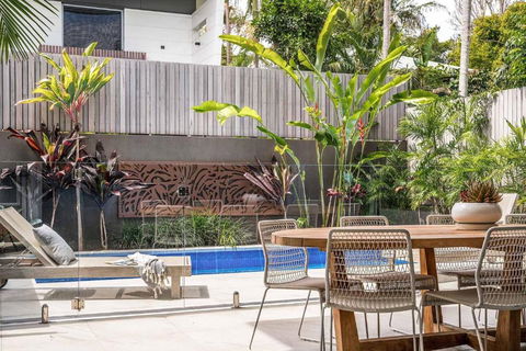A Perfect Stay - KoKos Beach House 2 - Accommodation Main Beach 4