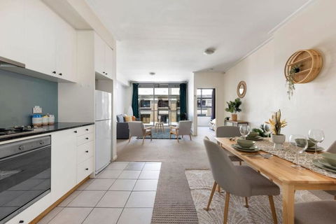 A Plush & Comfy Apt Right Next To Darling Harbour - Accommodation Main Beach 3