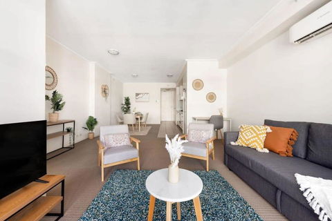 A Plush & Comfy Apt Right Next To Darling Harbour - Accommodation Main Beach 4