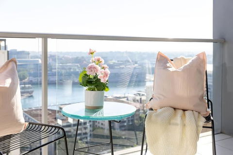 A Spacious 2BR Apt With An Amazing View Over Darling Harbour - Accommodation Main Beach 0