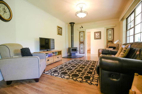 Abbeville In Bright - Accommodation Main Beach 1