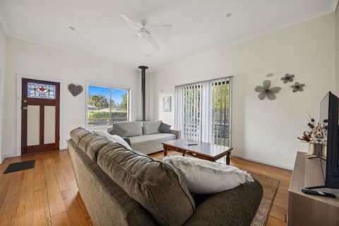 Abbott Abode - Accommodation Main Beach 3