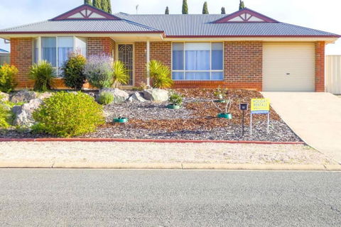 About That Time - Accommodation Main Beach 0