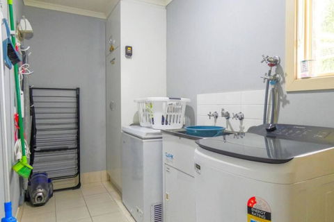 About That Time - Accommodation Main Beach 3