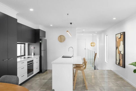 Absolute Beachfront Marcoola 4Bd, Heated Spa - Accommodation Main Beach 4