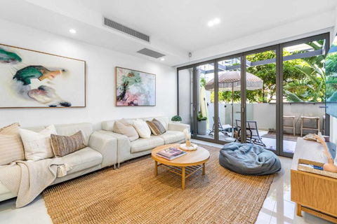Absolute By Khove - Accommodation Main Beach 3
