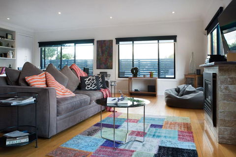 Absolute - Accommodation Main Beach 2