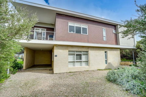 Absolute Luxury Beachfront - Middleton - BYO Linen - Accommodation Main Beach 1