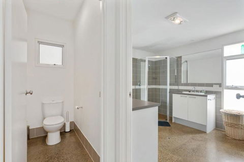 Absolute Luxury Beachfront - Middleton - BYO Linen - Accommodation Main Beach 3