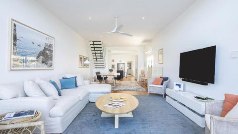 Absolute Waterfront At Wagstaffe - Accommodation Main Beach 3