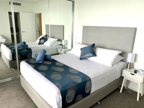 Absolute Waterfront - Tropical Oasis Over The Water - Accommodation Main Beach 3