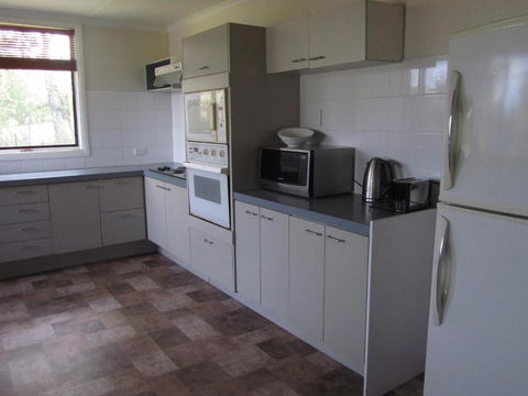 Acacia Cottage - Accommodation Main Beach 3