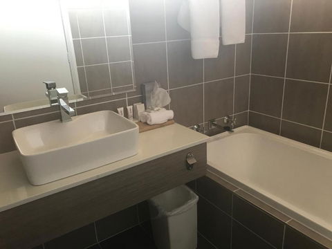 Acacia Motor Lodge - Accommodation Main Beach 3