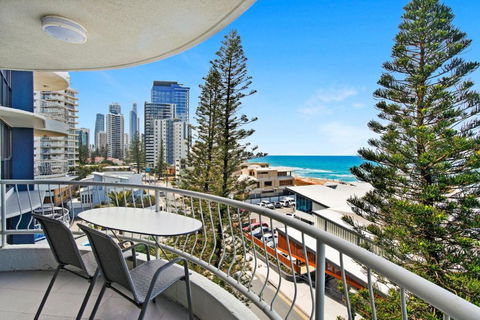 Acapulco Luxury 2 Bedroom Apartment - CoastHM - Accommodation Main Beach 0