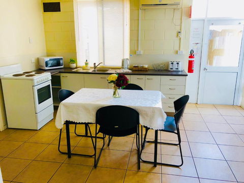 Accommodation @ Isa - Accommodation Main Beach 2