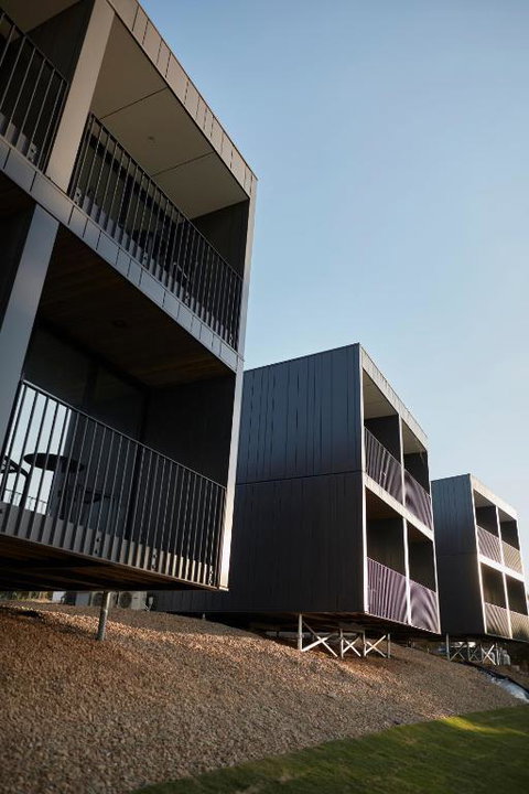 Accommodation @ Curlewis - Accommodation Main Beach 2