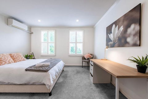 Ace Your Stay - Pool, Gym & Tennis In One Place! - Accommodation Main Beach 2