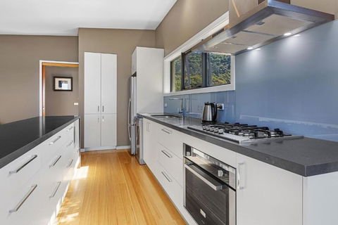 Achilles - Accommodation Main Beach 3