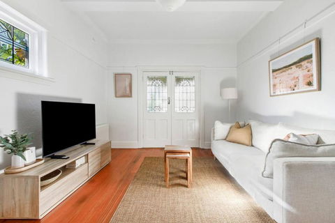 Acland Art Deco - Coastal Chic By St Kilda Beach - Accommodation Main Beach 0