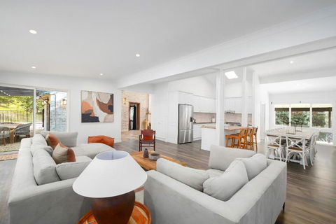 Acreage Estate -Ponies -Tennis Court -Spa - Accommodation Main Beach 3