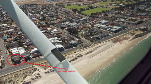 Acushla Accommodation Esplanade Living Self Check-In Self Check-Out - Accommodation Main Beach 1