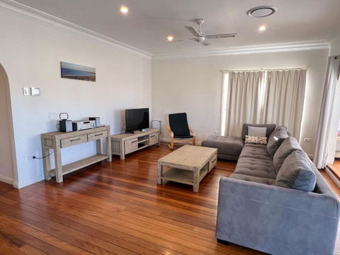 Adacos 19 On Sturt - Bring Your Own Linen - Accommodation Main Beach 2