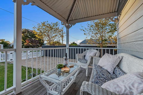 Addisons Stanthorpe With Hot Tub - Accommodation Main Beach 4