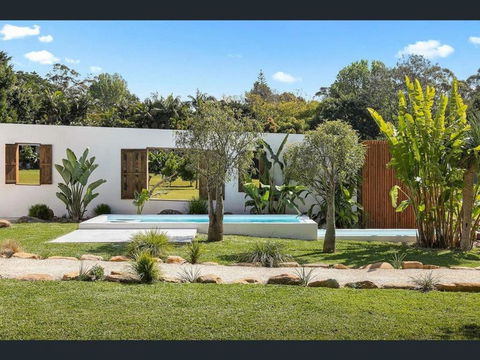 Adora Villa - Accommodation Main Beach 1