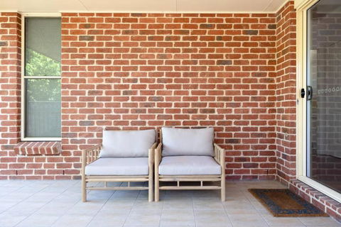 Adorable 1-bedroom Kuzman Guesthouse - Accommodation Main Beach 2