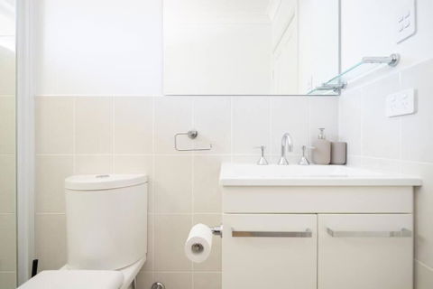 Adorable 1-bedroom Kuzman Guesthouse - Accommodation Main Beach 4