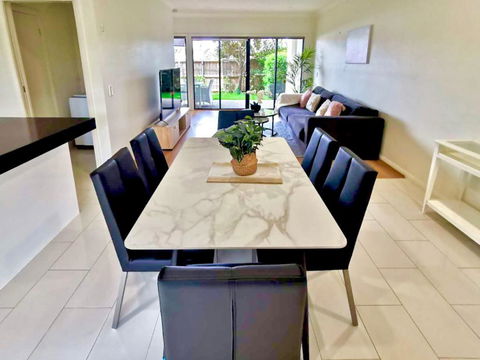 Adorable 3 Br Townhouse With Wifi & Parking - Accommodation Main Beach 3