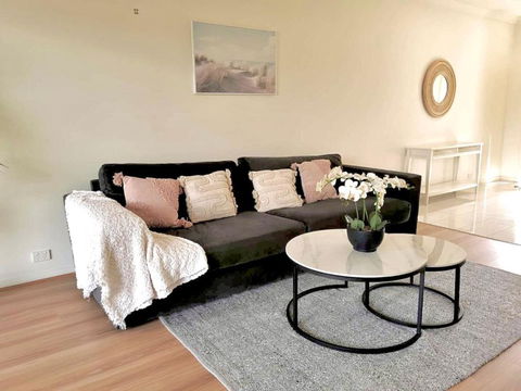 Adorable 3 Br Townhouse With Wifi & Parking - Accommodation Main Beach 0