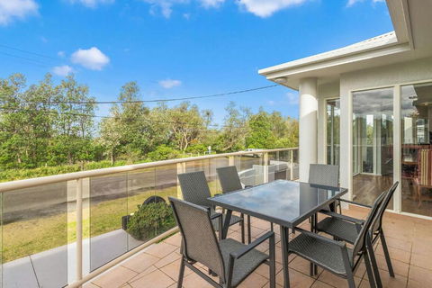 Aegean On The Beach - Accommodation Main Beach 2