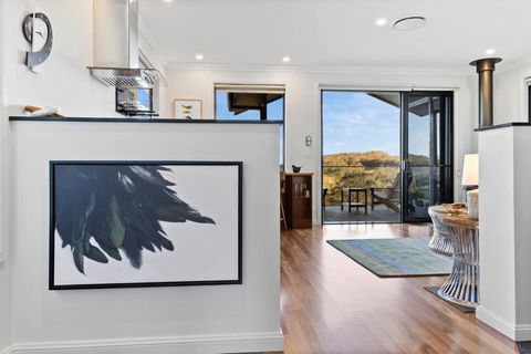 Affinity Luxury Studio With Spa And Amazing Views - Accommodation Main Beach 4