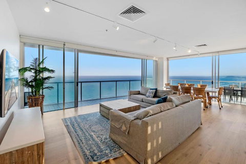 Air On Broadbeach 2 Level Private Apartment - CoastHM - Accommodation Main Beach 0