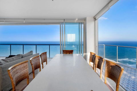 Air On Broadbeach 2 Level Private Apartment - CoastHM - Accommodation Main Beach 3