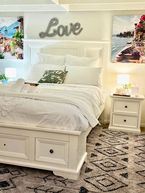 Affordable Luxury Room - Accommodation Main Beach 0