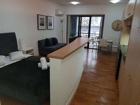 Accommodation Sydney Potts Point Pet Friendly Studio Apartment With Balcony - Accommodation Main Beach 0