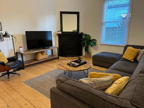 AAA Plus Yapera On Lucan - Accommodation Main Beach 3