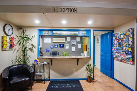 Albion Manor - Accommodation Main Beach 3