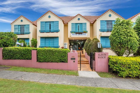 Albion Manor - Accommodation Main Beach 0