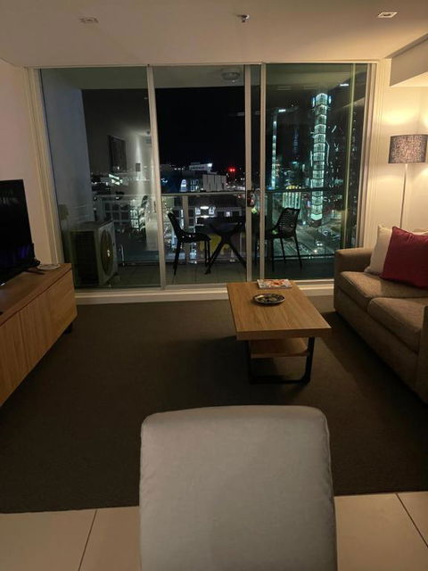 ANTEA Embassy Apartments 914 - Accommodation Main Beach 2