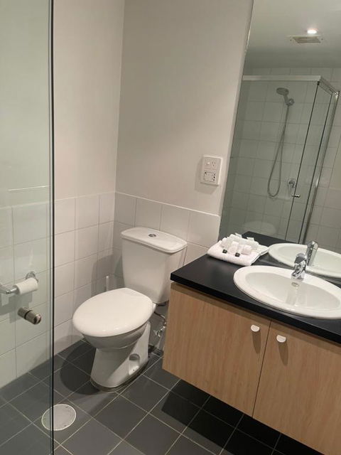 ANTEA Embassy Apartments 914 - Accommodation Main Beach 3