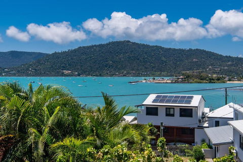 Airlie Getaway - Airlie Beach - Accommodation Main Beach 2
