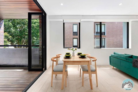 Aircabin - Five Dock - Stylish 2-Bed Apt Near Bay - Accommodation Main Beach 0