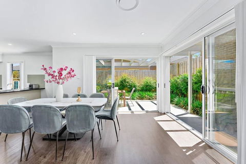 AirCabin - Norwest - Luxury Lovely - 4 Beds House - Accommodation Main Beach 2