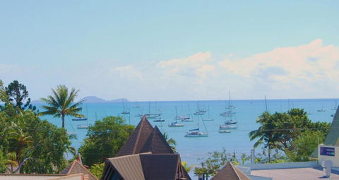Airlie Beach Apartments - Accommodation Main Beach 0