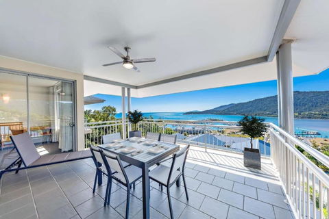 Airlie Beach Ocean Views & Resort Living @ 231 - Accommodation Main Beach 0